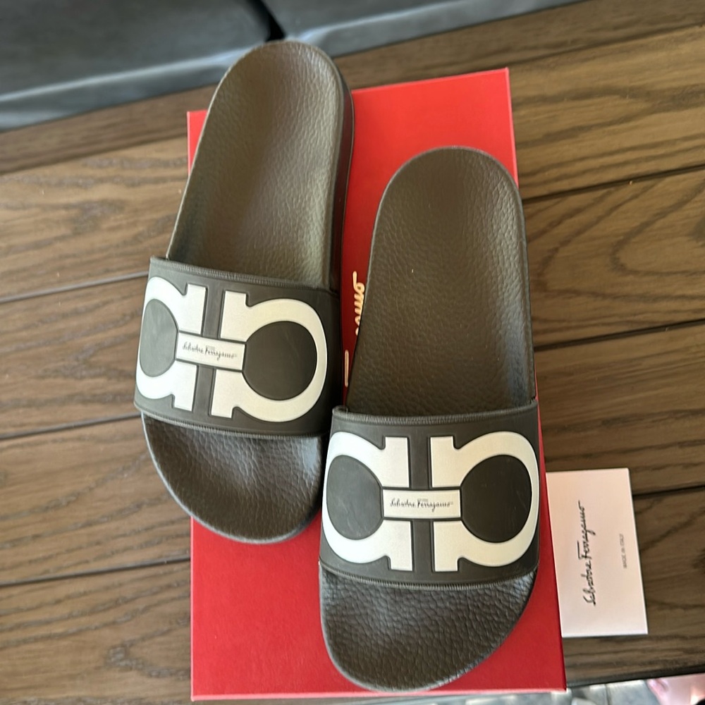 Salvatore Ferragamo Groovy Slides NEW